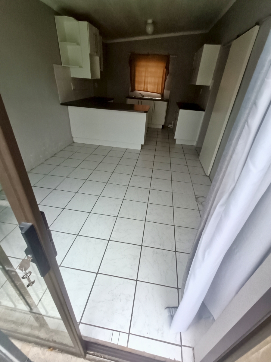 To Let 1 Bedroom Property for Rent in Cambridge Eastern Cape